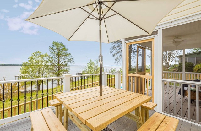 2 King suites, family friendly & river views