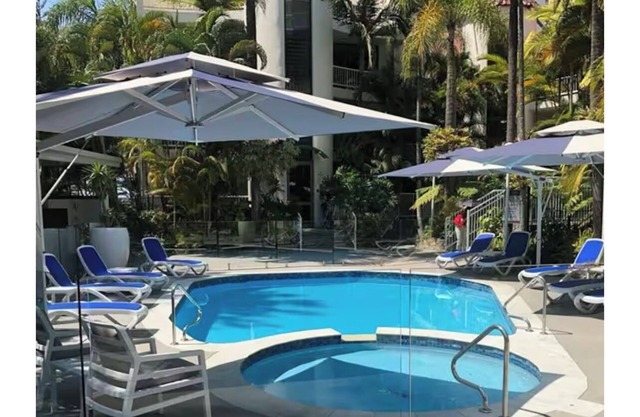 Two-Level Apartment in Central Surfers Paradise, Suitable for Families