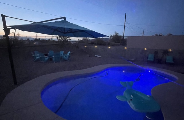 Two master suites-4BR & 3BA Lake Havasu House with Pool Table, Pool & Hot Tub