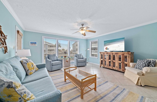 TWO POOLS, FISHING PIER, PRIVATE BEACH ACCESS, COZY ACCOMMODATIONS