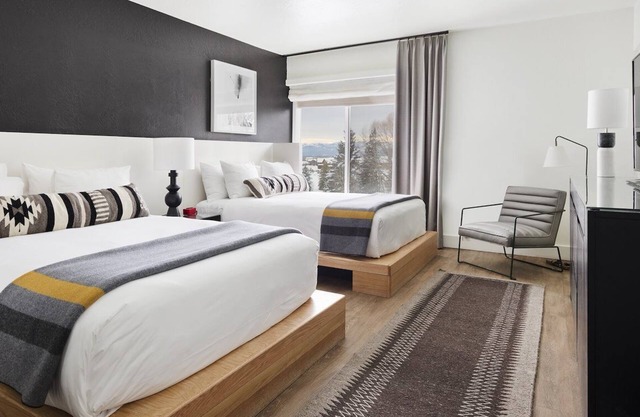Two Queen, Gravity Haus, Skiing Fun, Foot of Jackson Hole Mountain
