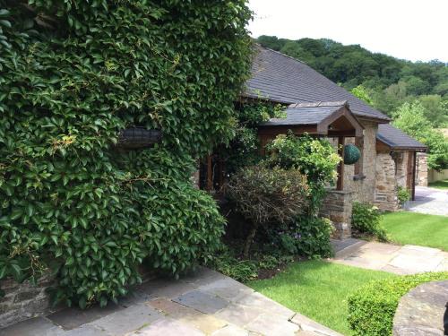 Ty Carreg Fach Staycation Cottage Cardiff