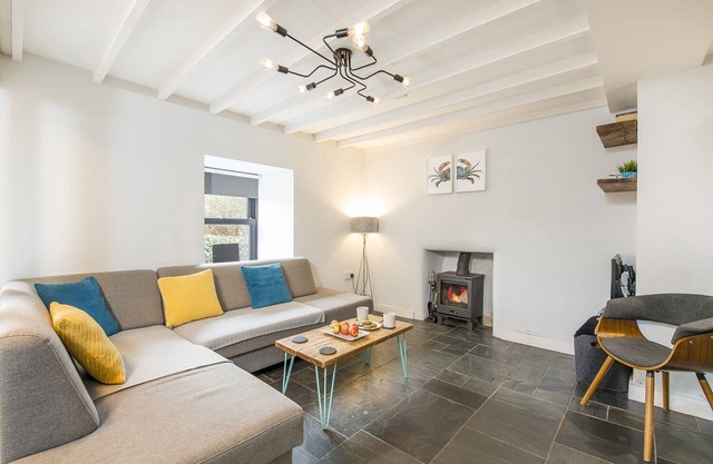 Ty Cranc, Holiday Cottage Solva, Sleeps 4, 2 bedrooms, bathrooms