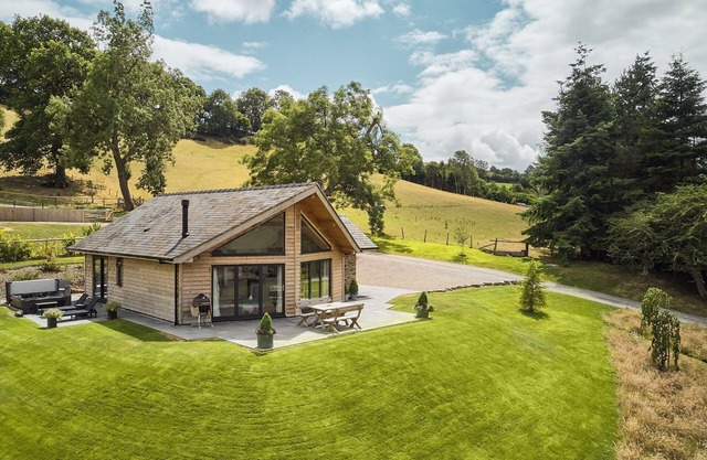 Ty Hiraeth - Luxury Cottages