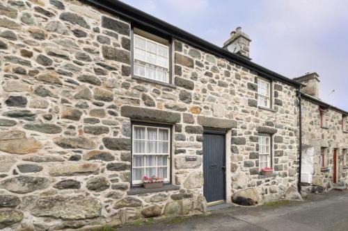 Ty Newydd