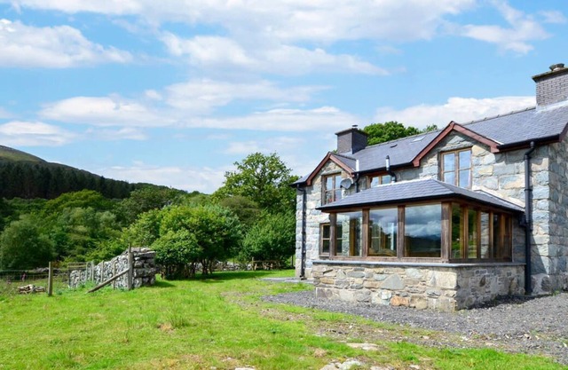 Tyddyn Bwlch est une excellente propriété pour s'éloigner de tout. Cette ferme en pierre indépendante, qui