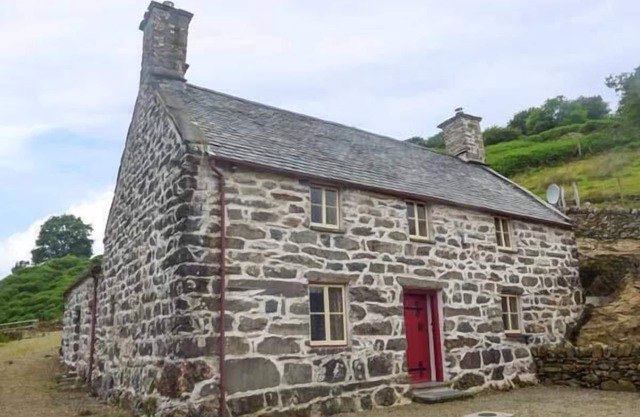 Tyn Llwyn, LLANELLTYD
