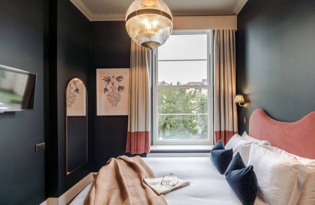 Tyndall's Park - 1 Bed Apartment - No.3