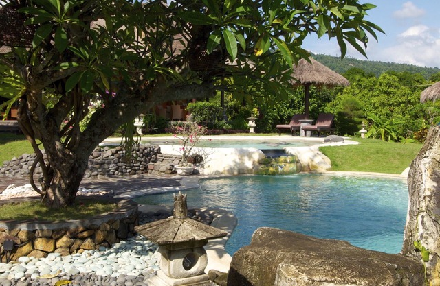 Villa PONDOK JEPUN, villa balinaise typique avec magnifique piscine paysagée