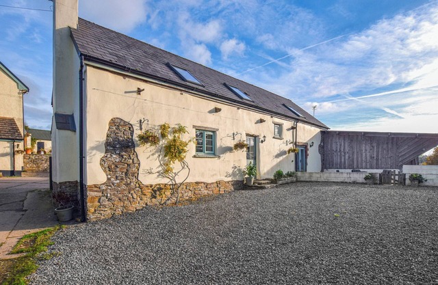 3 bedroom accommodation in Roborough near Winkleigh