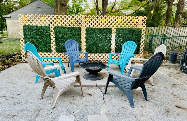 Ultimate Group Stay Ping-Pong, Firepit & Cozy Vibe, 4bdrm, 2 bath, 2 car garage