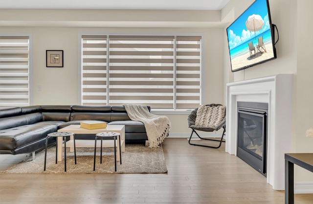 Ultimate Luxe ~5BR & 5.5WR ~EV Charger ~Kitchener