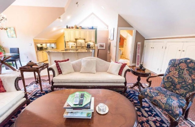 Suite invité de luxe ultime, communauté fermée S. AVL = Tout près de tout!