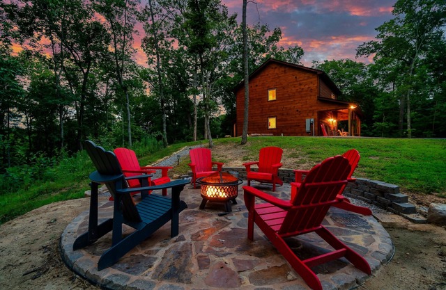 Secluded Fun Cabin with Hot Tub and Game Room