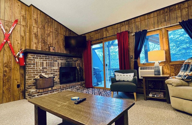 Cozy Ski Lodge Condo I Alpen Villas at Powderhorn Mountain