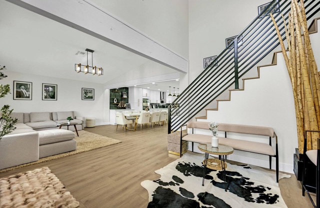 Ultimate Vegas Oasis: Grand 5BR/4BA 3860sf Pool Home w/ Casita