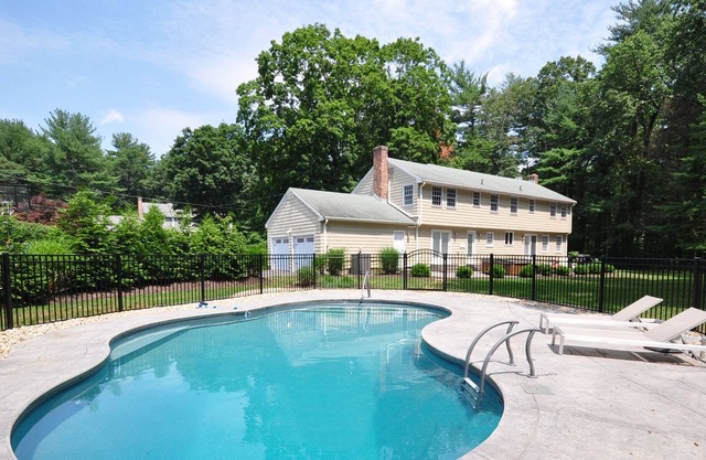 Ultimate West Simsbury 5 Bedroom House Rental with Private Pool and Outdoor Spa