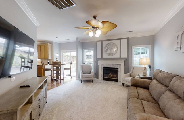 Ultra CLEAN and COZY Home away from Home!!!