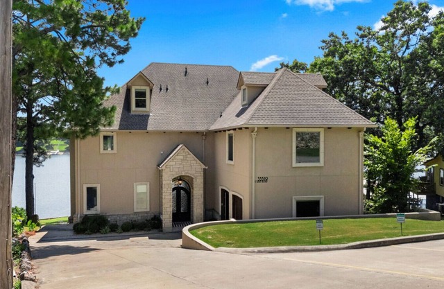 Ultra-Luxury Waterfront Retreat on Duck Creek Oklahoma