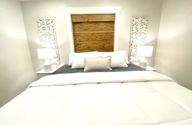 #1 Raspberry Garden-Brand New luxury suite!