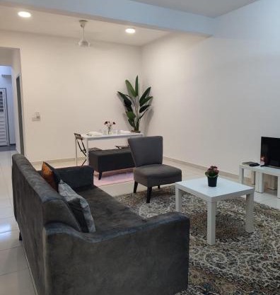 Umi Homestay, Laman Haris