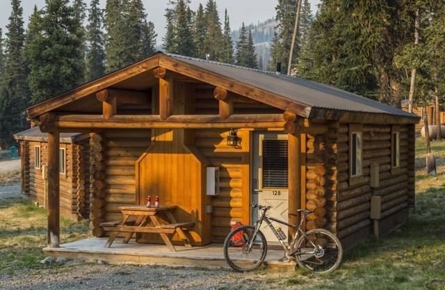 Incredible Find! Three Convenient and Clean Wooden Cottage