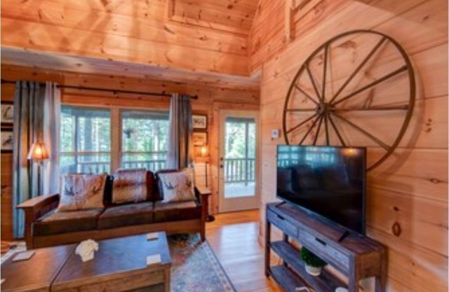Uncle Earl's Haven at Heritage Hill!