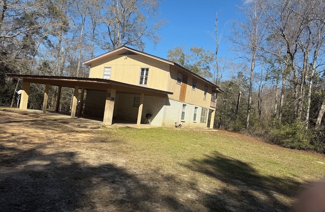 Maison de l'oncle Ralph sur la magnifique Red Creek! Grande maison avec plage privée