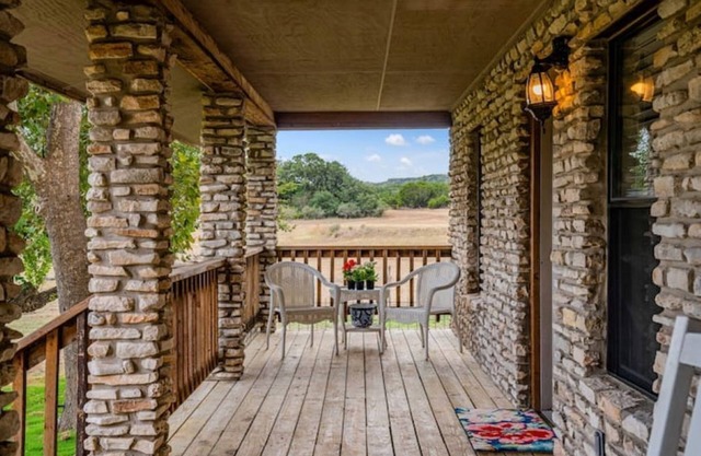 THE PORCH CABIN @ Camp Verde Springs