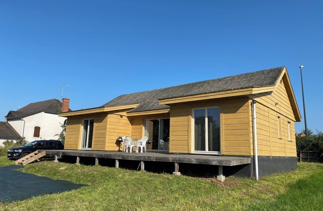 Une maison en bois du Québec près de Nevers, Moulins, le Pal et les Canaux !