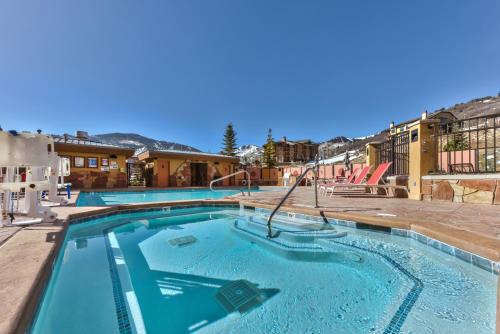 Unequalled Ski in Out Location Next to Gondola, Superior 1BR, Pool, Condo Nast Winner B318