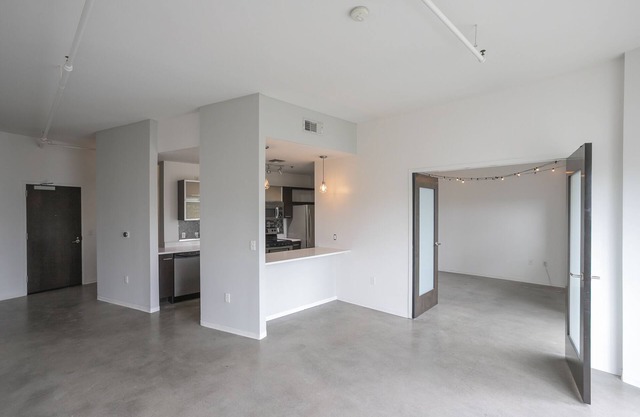 Unfurnished Condo | Amazing Layout w Balcony & In-building Storage *30 day min*