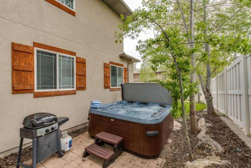 Union Woods in Salt Lake Modern Style with Hot Tub