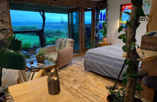 Unique 2-bed Cabin in Llanelli