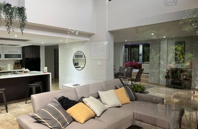 Unique and Luxurious 5 Bedroom Mansion