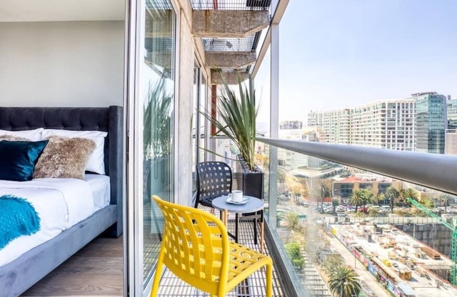 Cute Apt w/Amazing Balcony | Pool+Rooftop w/grill +Gym