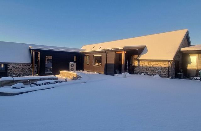 +++ Unique Barn with Mountain Views +++