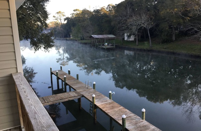 Cabane unique sur la pittoresque rivière Bon Secour