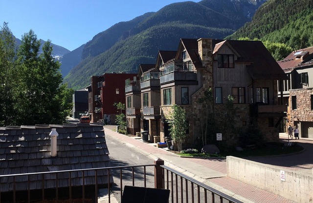 Maison de transport unique et compacte avec terrasse privée et vue imprenable