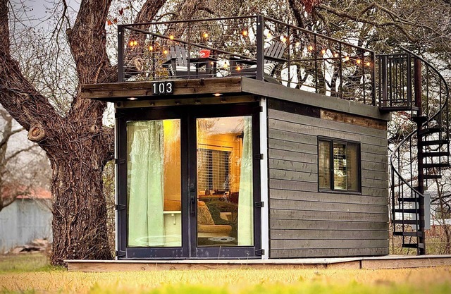 Rooftop Container Home in Waco