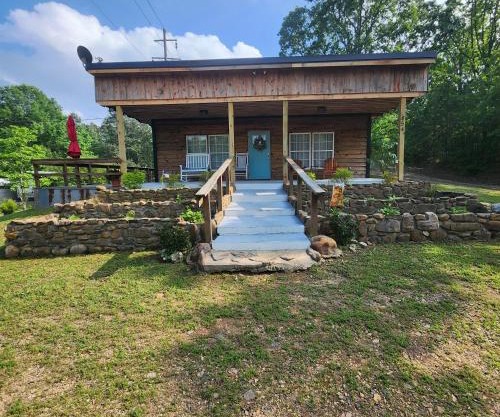 Unique Country Cabin Meets Farmhouse Modern!