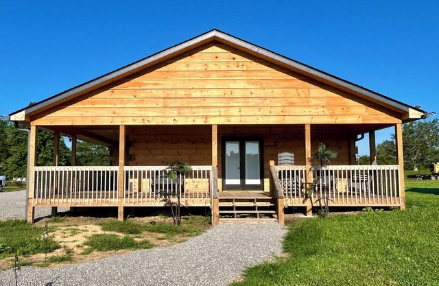 Unique & Cozy Getaway Cabin only 15min from Town