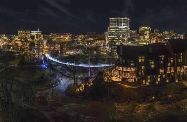 Unique Deck w/Firepit/Outdoor TV, 5 Mins Downtown Greenville, AIRB NB SUPERHOST