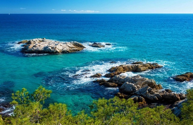 Unique Costa Brava Abode w/train access to BCN