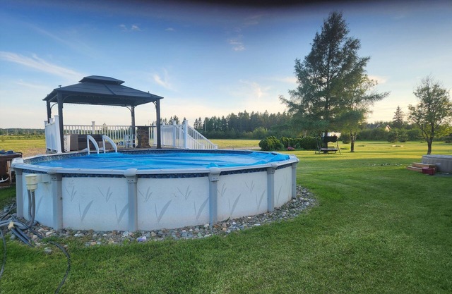 Unique getaway or travel stop, just 10 minutes off TransCan Highway