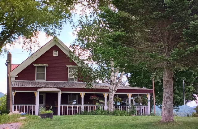 Maison unique / magnifique avec une ferme de 30 acres au cœur du centre du Vermont