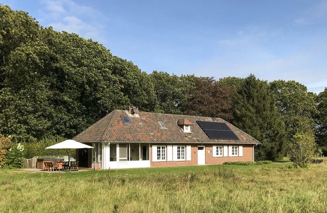 Maison de vacances unique pour 8 personnes dans une réserve naturelle du Limbourg