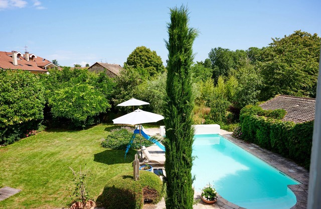 Maison unique à Veigy avec piscine, studio photo à 2min de Genève