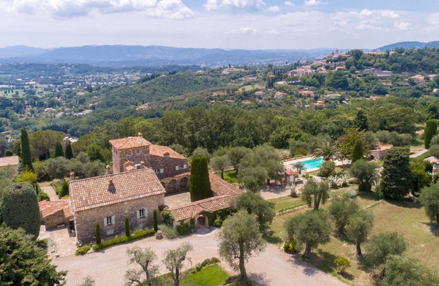 Unique Hill Top Villa - 6 chambres / grande piscine - vues imprenables sur la Côte d'Azur