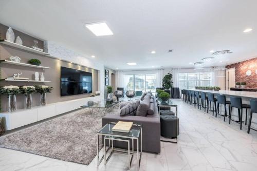 UNIQUE MASTERPIECE15 Suites Sleeps 30 SON101